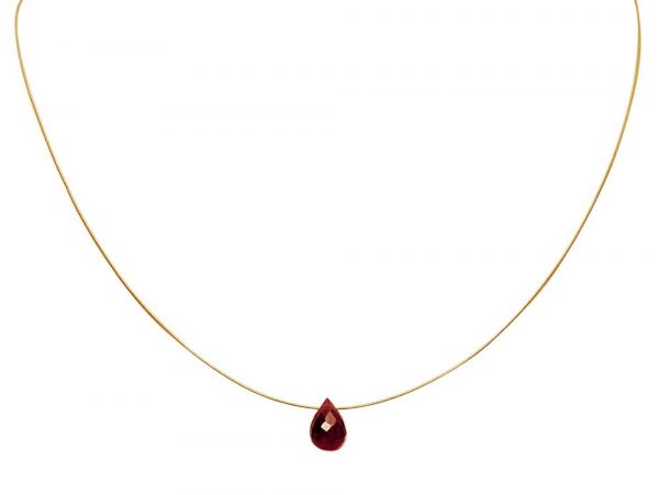 GEMSHINE Damenhalskette mit tiefrotem Granat. 45 cm lange vergoldete Halskette mit tropfengeschliffenem Edelstein Anhänger. Made in München / Germany - Im eleganten Schmucketui mit Geschenkverpackung. – Bild 3