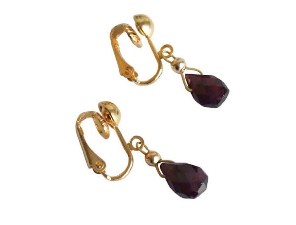 Gemshine - Damen - Ohrringe  - Ohrclips - Vergoldet - Granat - Facettiert - Tropfen - Rot - Dukelrot - 1,5 cm – Bild 3