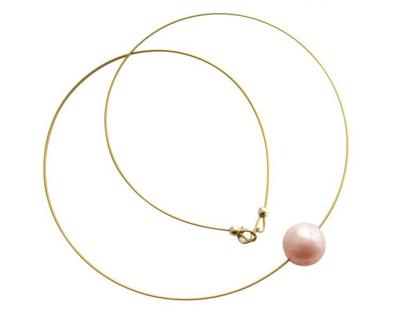 GEMSHINE Damenhalskette mit rosa Perle. 45 cm lange vergoldete Perlenkette - Made in München / Germany - Im eleganten Schmucketui mit Geschenkverpackung geliefert. – Bild 3